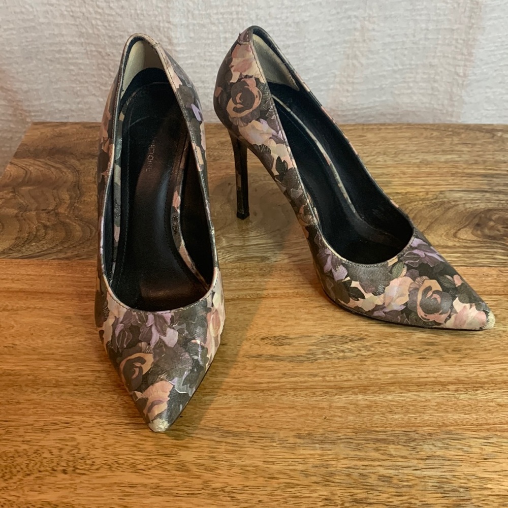 Pour la Victoire Floral stiletto pumps